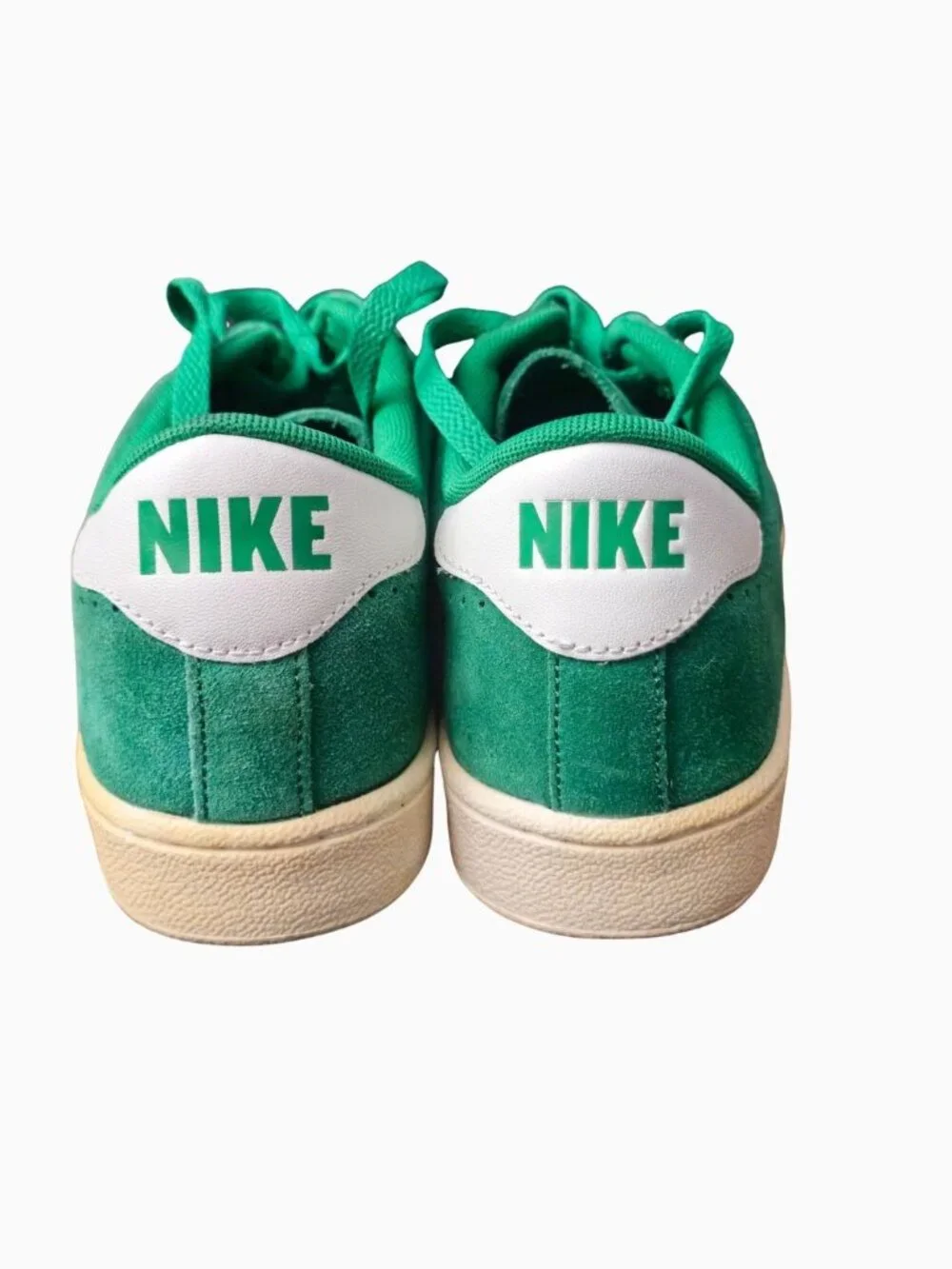NIKE COURT CLASSIC CS PINE GREEN SUEDE SNEAKERS • WOMEN'S 9.5 / MEN'S 8